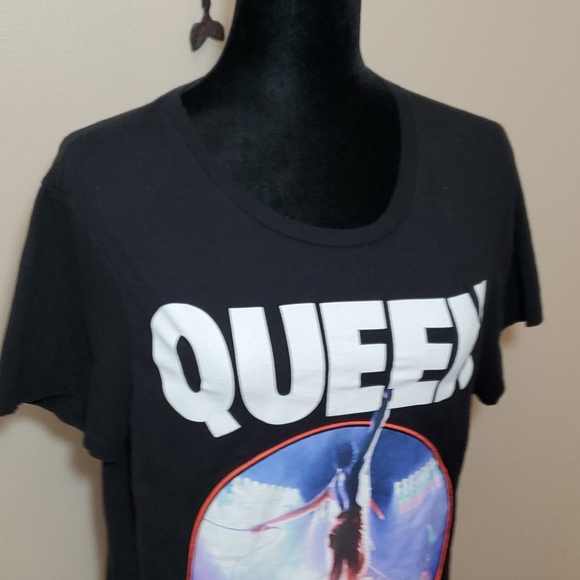 QUEEN WE WILL ROCK YOU T-SHIRT - Picture 3 of 6